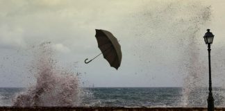 Προ των πυλών η κακοκαιρία: «Βουτιά» 10 βαθμών στη θερμοκρασία, καταιγίδες και χιόνια