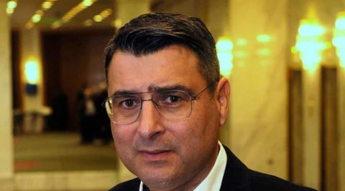 Ο πρόεδρος της ΕΠΣΑΝΑ και υποψήφιος περιφερειακός σύμβουλος Δημήτρης Γιαρένης έδειξε για ακόμη μια φορά την ευαισθησία του