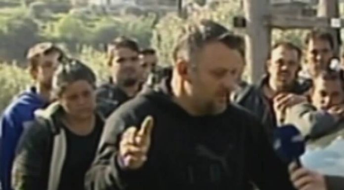 Κορινθία: «Σκυλί να ήταν θα του φερόταν καλύτερα» – Ξεσπάει ο γιος του ληστή – Βράζουν οι κάτοικοι στον Σολομό!