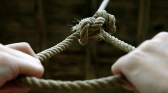 Σοκ: Πατέρας αυτοκτόνησε στα Ίσθμια επειδή κινδύνευε να χάσει το σπίτι του