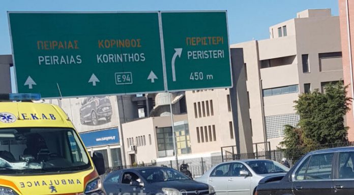 Σοβαρό τροχαίο στον Κηφισό! «Λιώμα» η μηχανή – Έχασε τις αισθήσεις του ο οδηγός