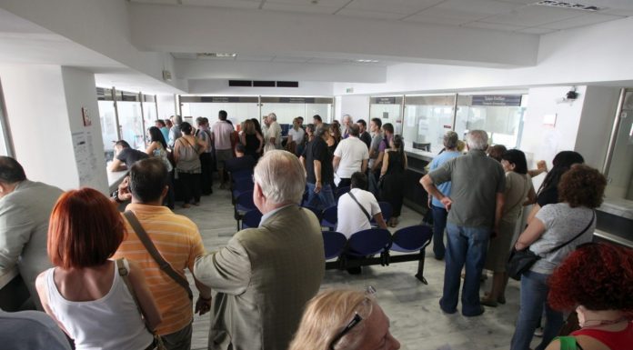 Στο δόκανο οι φορολογούμενοι: Η ΑΑΔΕ ζητά τις αποδείξεις με κάρτες!