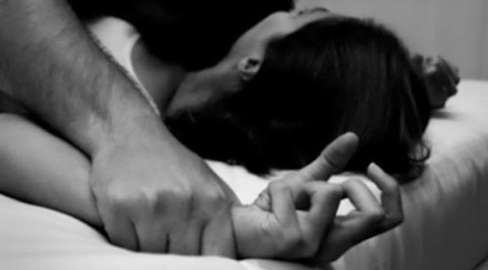 Ρόδος: Νέα «υπόθεση Τοπαλούδη» – Τη βίαζαν και την εκβίαζαν