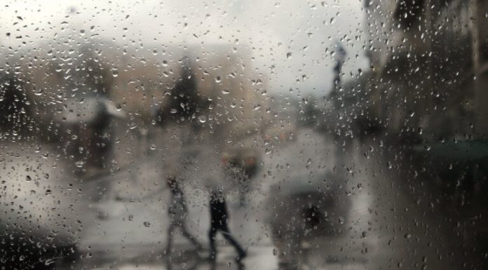 Καιρός: «Οργισμένο» Σαββατοκύριακο με βροχές, καταιγίδες, χιόνια!