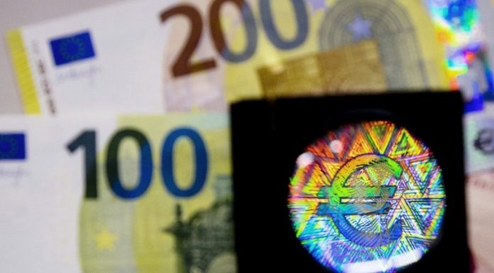 «Πρεμιέρα» σήμερα για τα νέα χαρτονομίσματα των 100 και 200 ευρώ (Βίντεο)