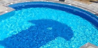 Ηράκλειο: Τον έριξαν για πλάκα στην πισίνα και πνίγηκε – Ο νεαρός δεν ήξερε κολύμπι!