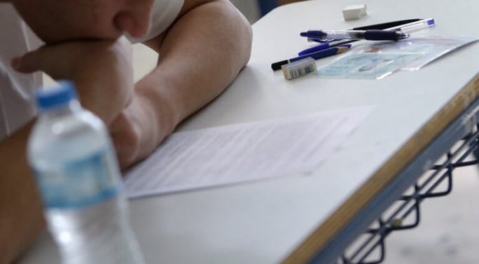 Μόνο ντροπή! Δεν άφησαν μαθητές εσπερινού Λυκείου να γράψουν στις πανελλαδικές! Αρνήθηκαν να τους αλλάξουν βάρδια