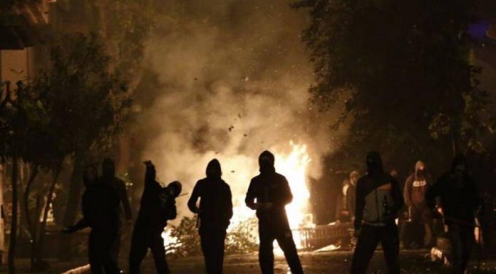 Απίστευτο! – Ομάδα περιπολίας για την «υπεράσπιση» των καταλήψεων στα Εξάρχεια