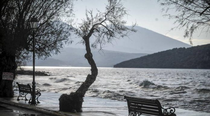Παραμένει άστατος ο καιρός – Έρχονται βροχές με κατά τόπους καταιγίδες