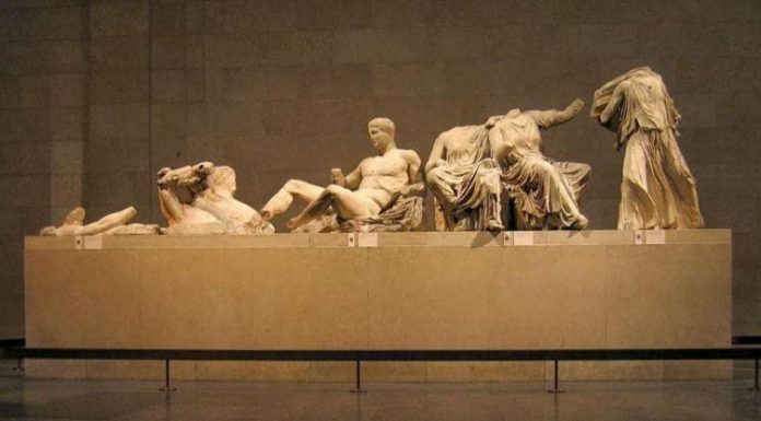 Πρωτάκουστο : “Αναγνωρίστε πως τα μάρμαρα του Παρθενώνα είναι δικά μας και σας τα δανείζουμε”