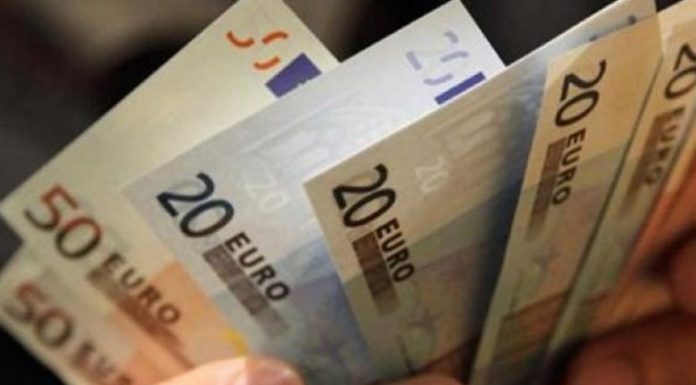 Επίδομα 1.000 ευρώ σε πολύτεκνες και τρίτεκνες μητέρες – Αναλυτικά τα κριτήρια