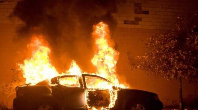 Νέοι εμπρησμοί αυτοκινήτων σε Χαϊδάρι και Νέα Φιλαδέλφεια