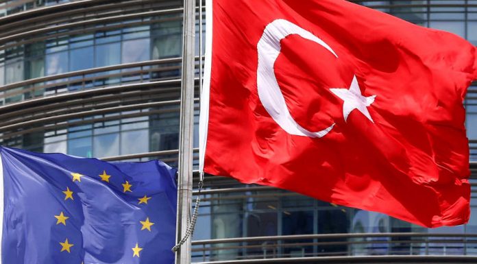 Έκτακτο – Κομισιόν σε Τουρκία: Απομακρύνετε τους μετανάστες από τα ελληνικά σύνορα!