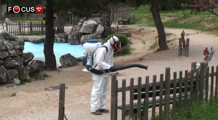 Με αμείωτο ρυθμό συνεχίζει καθημερινά τις απολυμάνσεις ο Δήμος Αχαρνών (video)