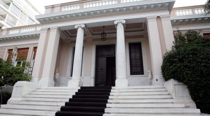 Κορονοϊός: Συναγερμός στο Μαξίμου – Έκτακτη σύσκεψη το απόγευμα