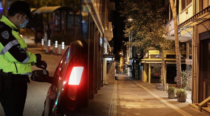 Lockdown: Πως και πότε θα γίνει άρση – Όλες οι ημερομηνίες και τι θα γίνει με τα καταστήματα