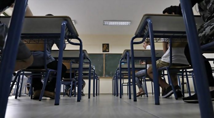 Τι αλλάζει στη βαθμολόγηση και στις απουσίες σε γυμνάσια και λύκεια