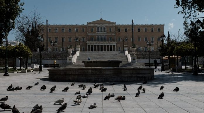 Lockdown: Οι σκέψεις για μερική άρση και οι «φωνές» για να παραταθεί
