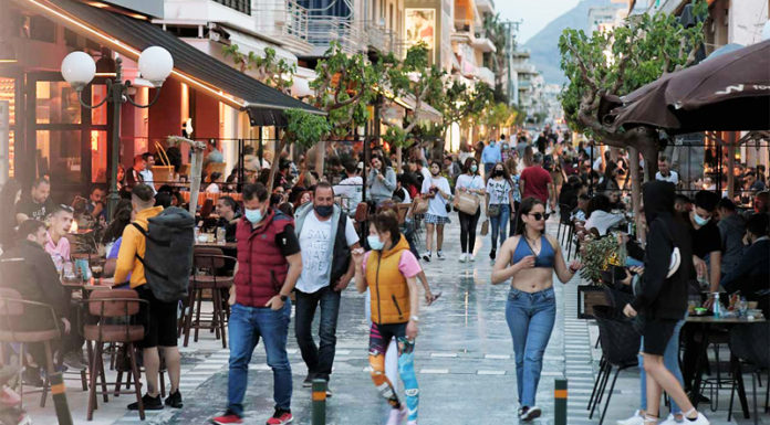 Lockdown : Tέλος τα SMS. Ελεύθερη μετακίνηση σε νησιά και επαρχία