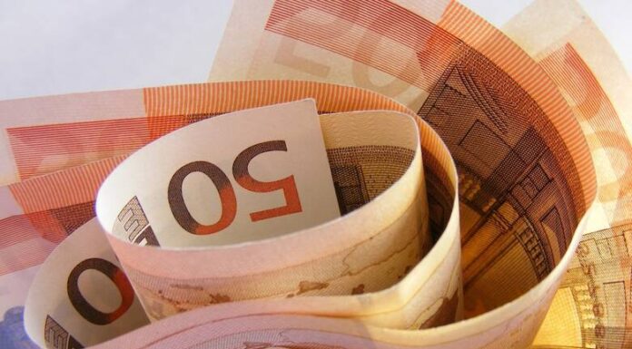 Δώρο Πάσχα 2022: Πότε καταβάλλεται φέτος και πώς υπολογίζεται
