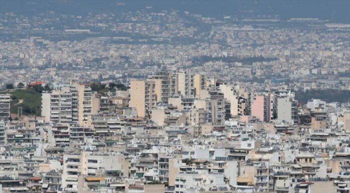 Ανάρτηση σημειωμάτων ΕΝΦΙΑ: Μειώσεις για 8 στους 10 ιδιοκτήτες ακινήτων – Ποιοι είδαν αυξήσεις