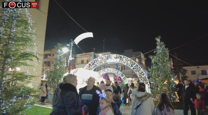 Η φωταγώγηση του χριστουγεννιάτικου δέντρου στις Αχαρνές Christmas tree Αχαρνές 2022
