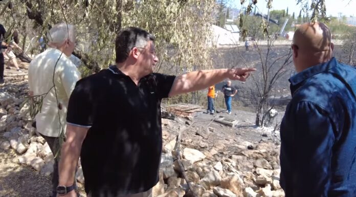 Οδοιπορικό της επόμενης ημέρας από την πυρκαγιά στον δήμο Αχαρνών