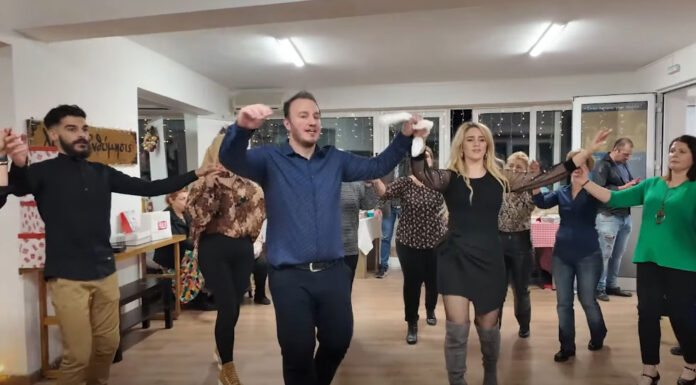 Γιορτινή βραδιά των μέλη του κέντρου διάδοσης παραδοσιακών χορών “Χορού Ενθύμησις” Χορού Ενθύμησις