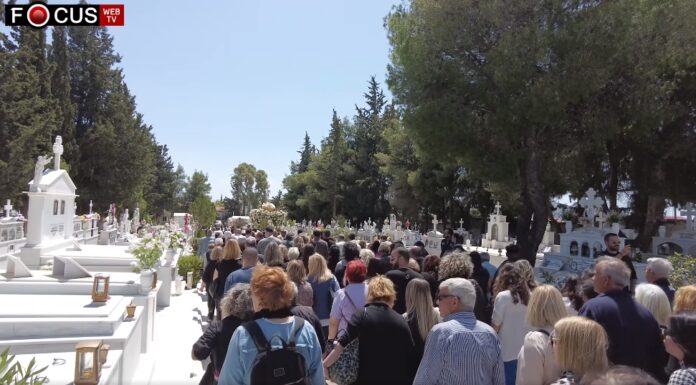 Συγκίνηση στην πρώτη περιφορά του Επιταφίου στο 2ο Κοιμητήριο Αχαρνών Δήμος Αχαρνών περιφορά