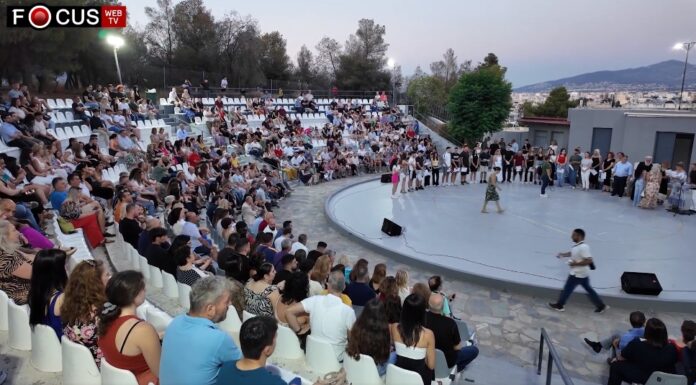 Η βράβευση των επιτυχόντων στις Πανελλαδικές Εξετάσεις του 2023 από τον Δήμο Αχαρνών Δήμος Αχαρνών Επιτυχόντες Πανελλαδικών Εξετάσεων 2023