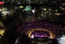 Ο Αλέξανδρος Τσουβέλας «κατέκτησε» το αμφιθέατρο Μίκης Θεοδωράκης στις Βραδιές Πολιτισμού του Δήμου Αχαρνών Αλέξανδρος Τσουβέλας Βραδιές Πολιτισμού Δήμου Αχαρνών