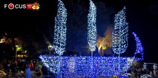 Η πλατεία Θρακομακεδόνων φόρεσε τα γιορτινά της σε μια όμορφη Χριστουγεννιάτικη βραδιά!! Χριστούγεννα στους Θρακομακεδόνες