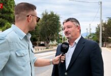 Ο δήμαρχος Αχαρνών και ο αρμόδιος αντιδήμαρχος για τα έργα της λεωφόρου Καραμανλή ανάπλαση λεωφόρου Καραμανλή